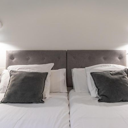 Homeloving Apartment Bilbao Centre With Parking Exterior photo