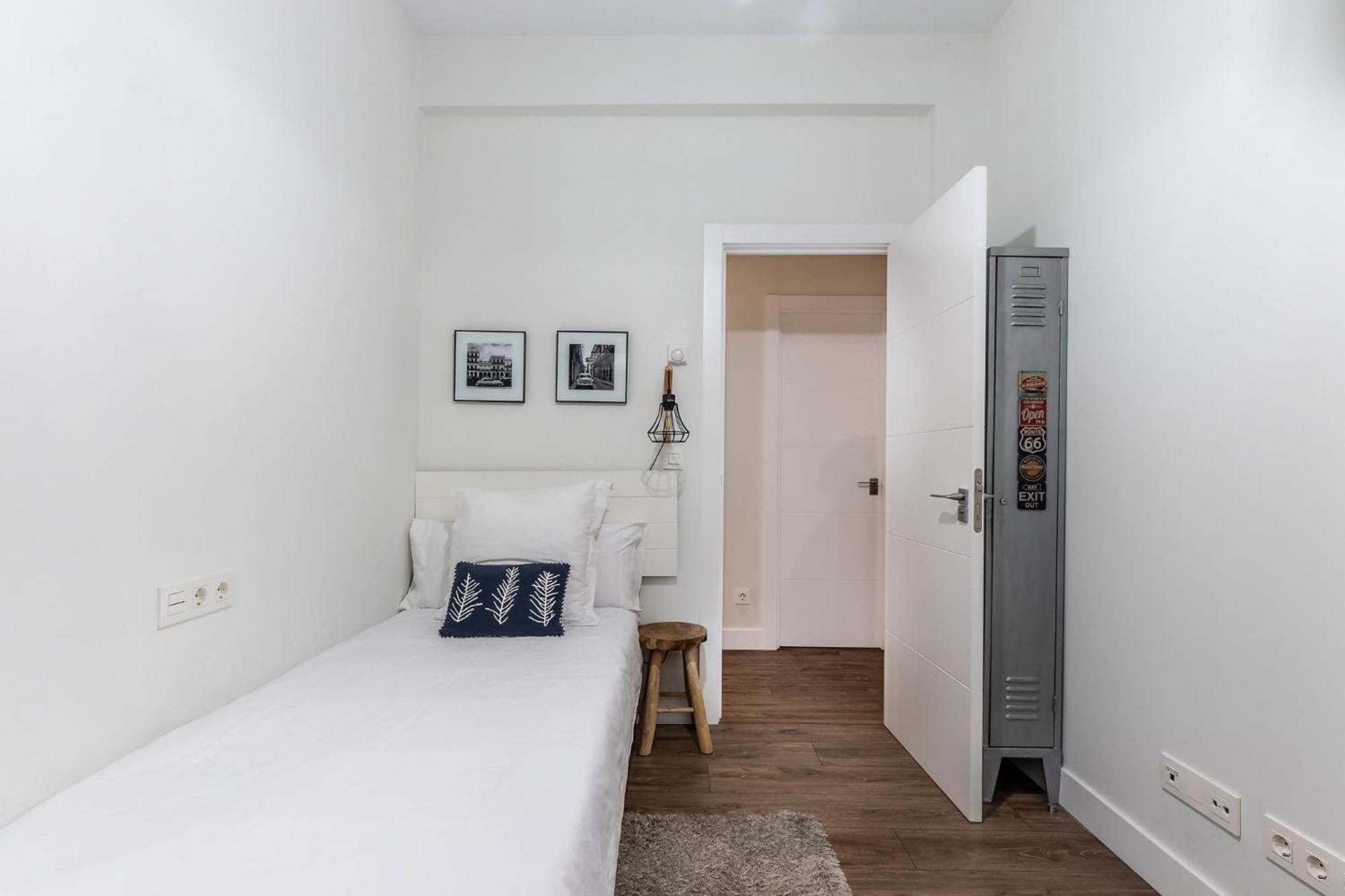 Homeloving Apartment Bilbao Centre With Parking Exterior photo