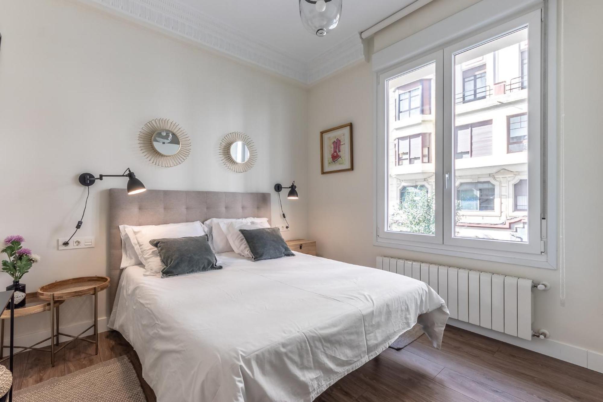 Homeloving Apartment Bilbao Centre With Parking Exterior photo